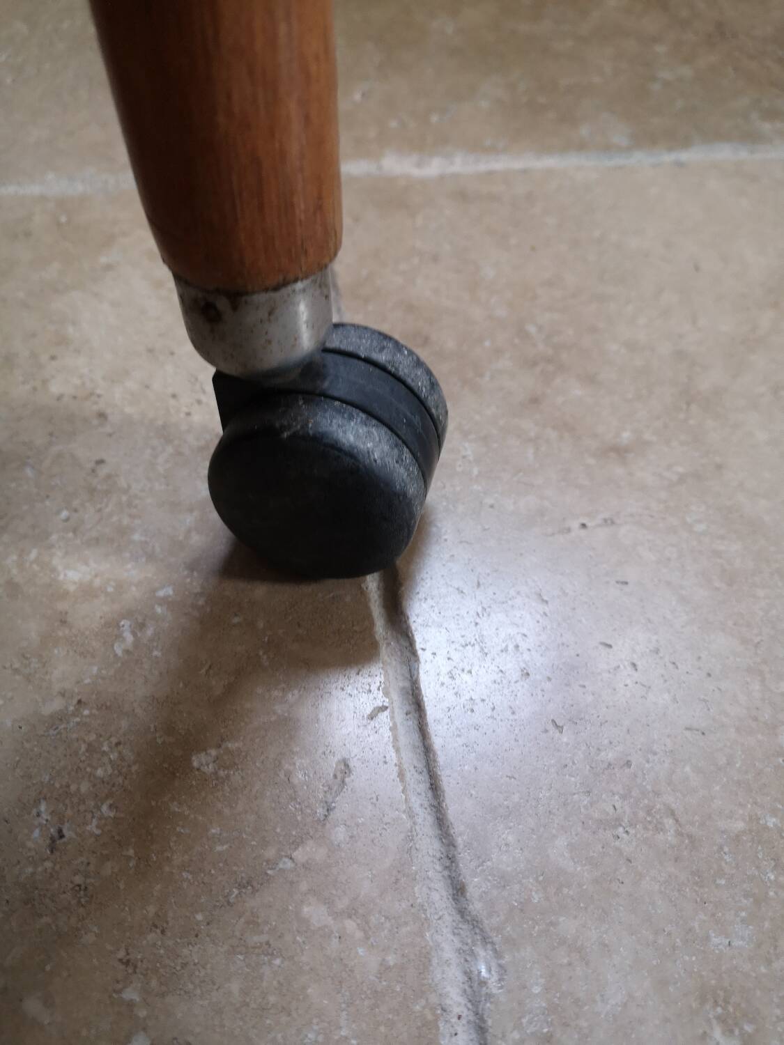 Rattan castor trolley