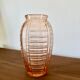 Vase en verre rose art déco