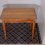 Side table feet spindle