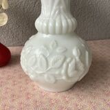 White opaline vase from Portieux Vallerysthal - French fair opaline