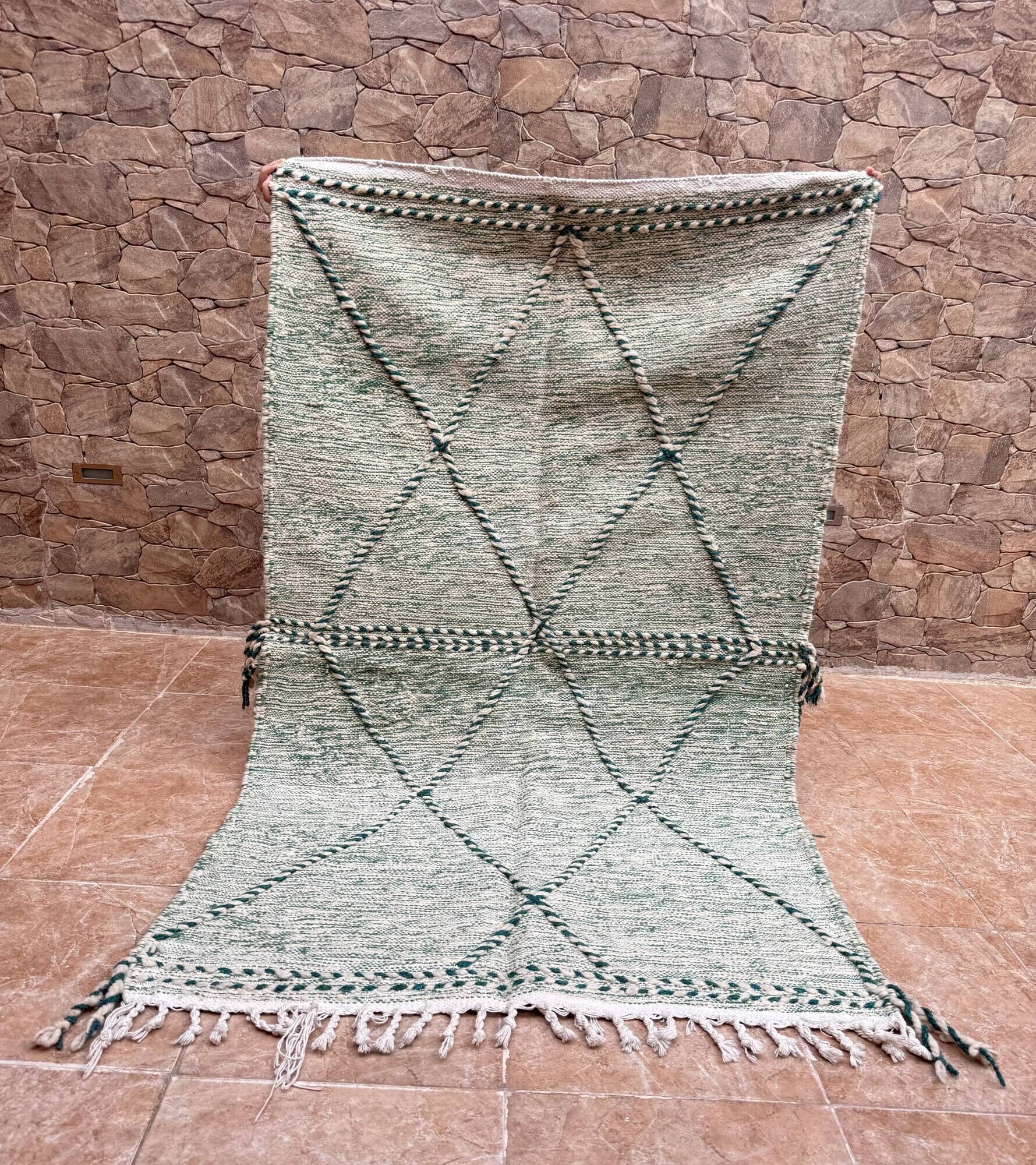 Small Moroccan Berber rug (Zanafi kilim) for bedroom and living room.