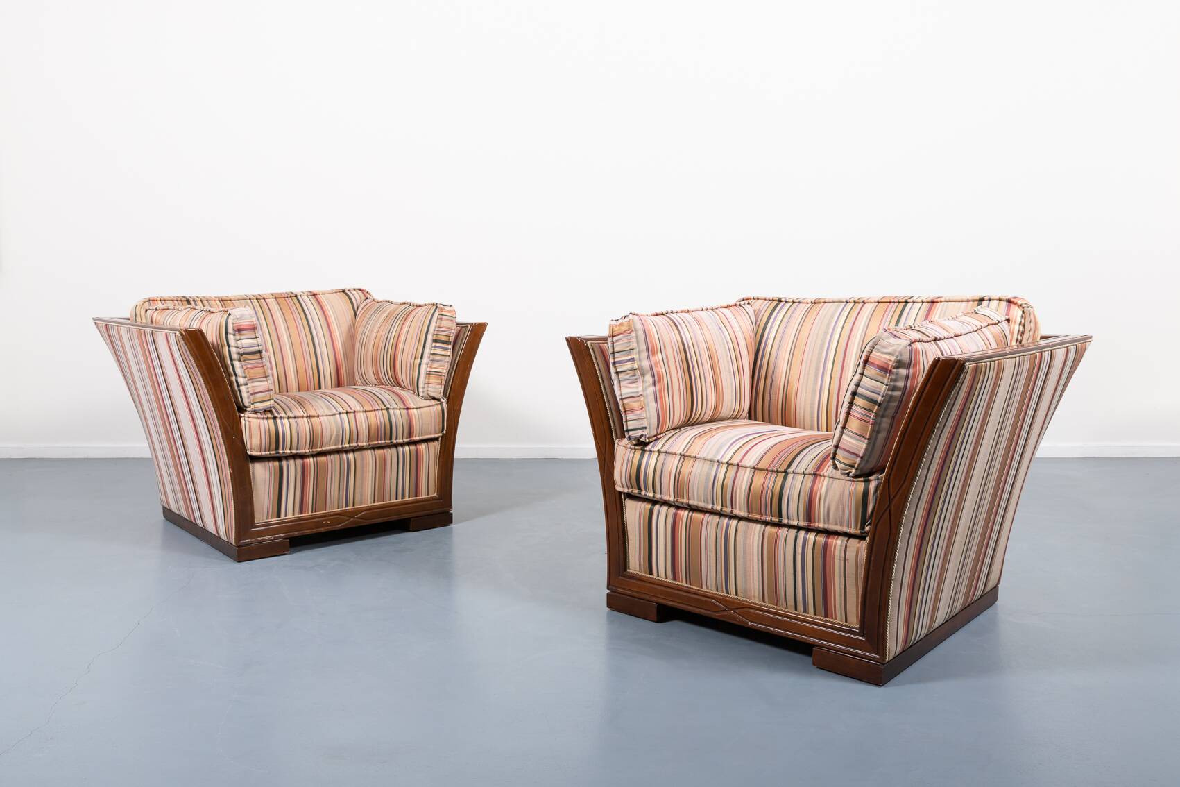 Paire de fauteuils lounge design italien des années 1980