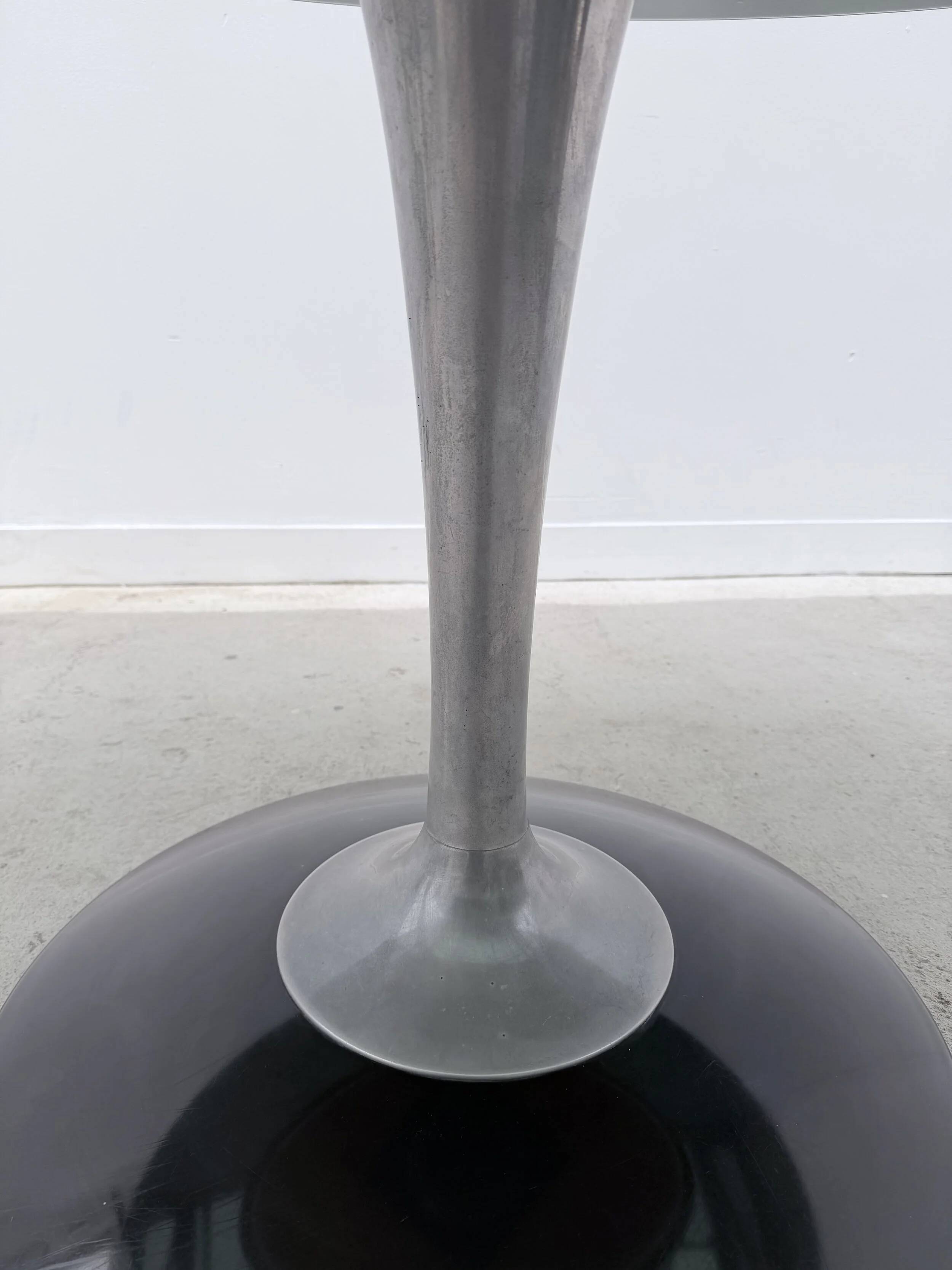 Tulip oval table by Chromcraft in plexiglass and aluminium, USA 1970.