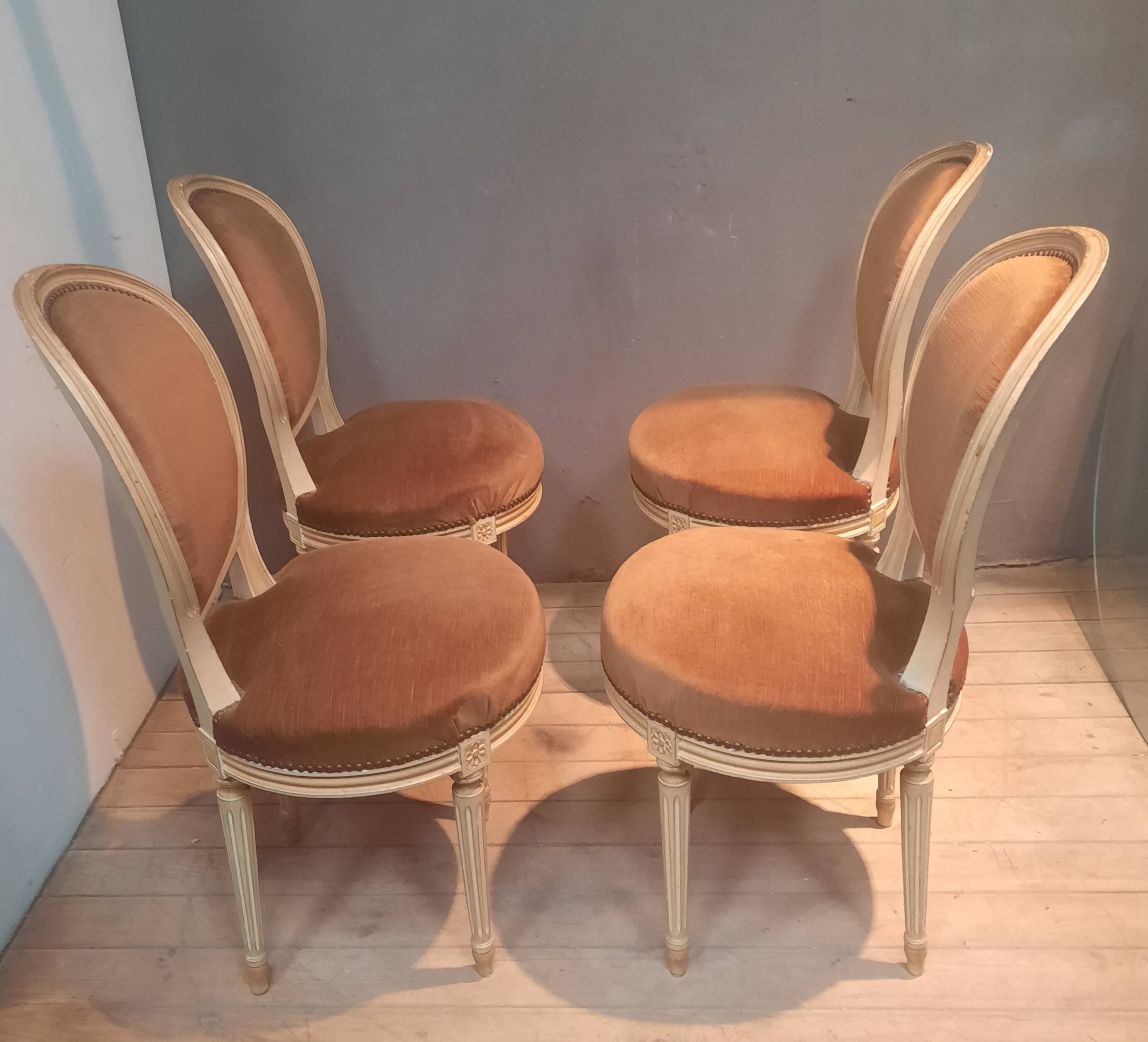 Set of 4 Louis XVI style medallion chairs