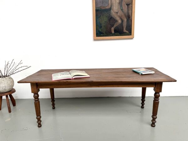 Table de ferme en noyer massif, pieds tournés, 1920