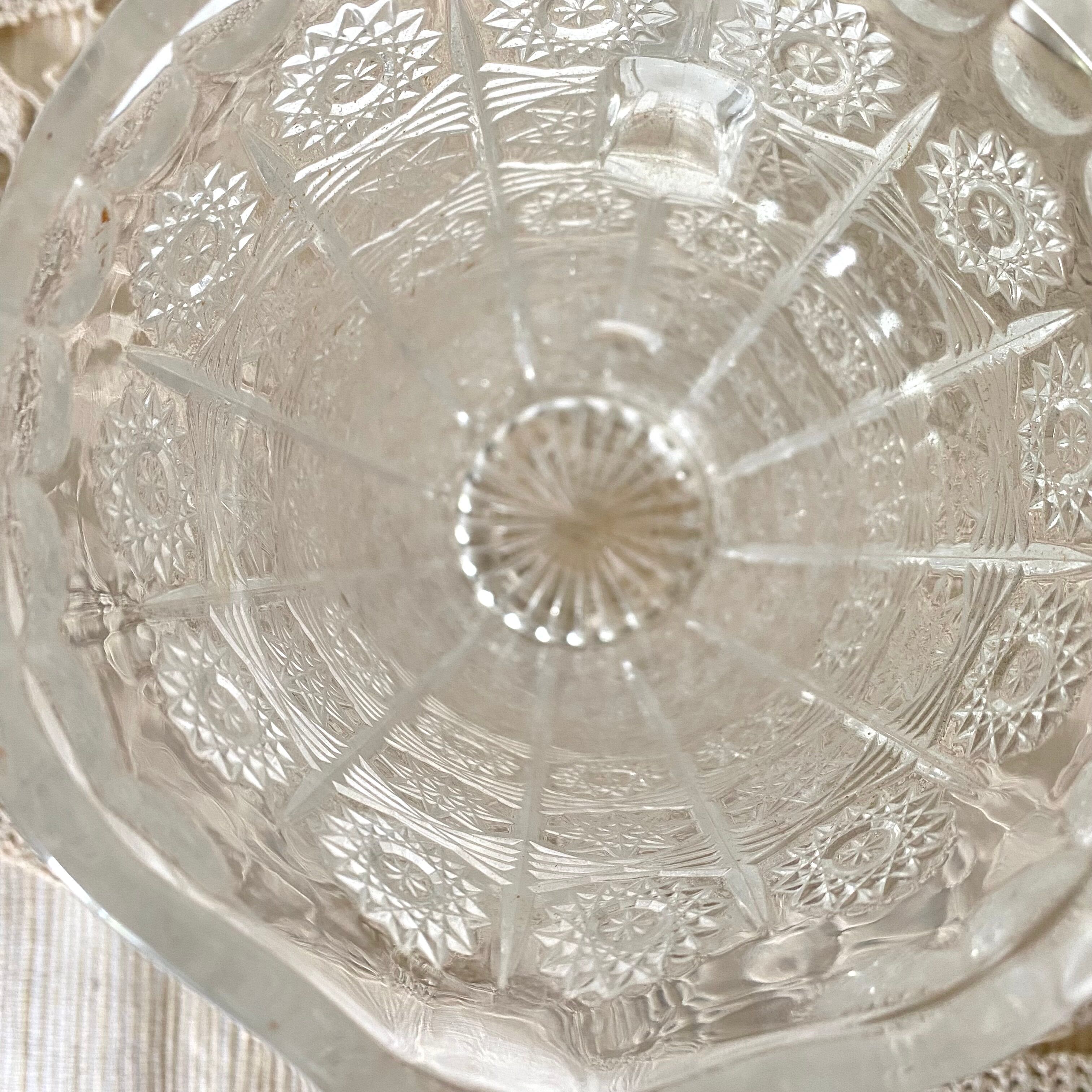 Pichet en verre moulé 23 cm