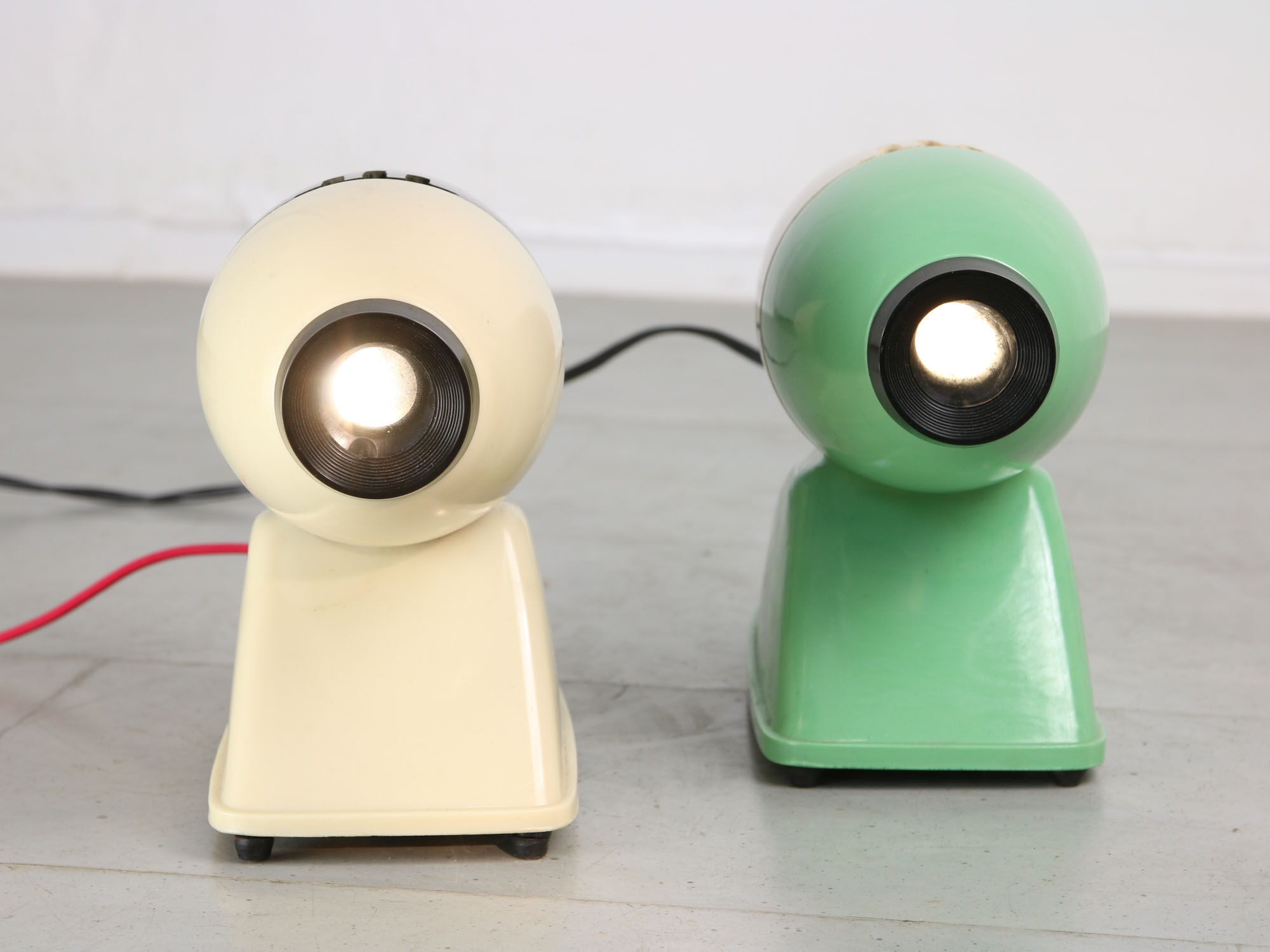 Mid-century cream projector from bakalite