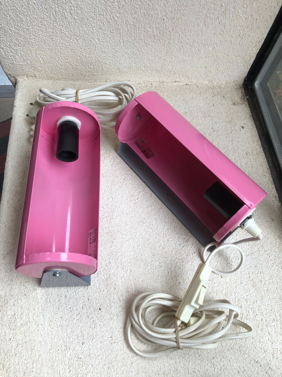 pink Ikea wall lamp V413