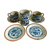 Tasses et assiettes en grès à fleurs