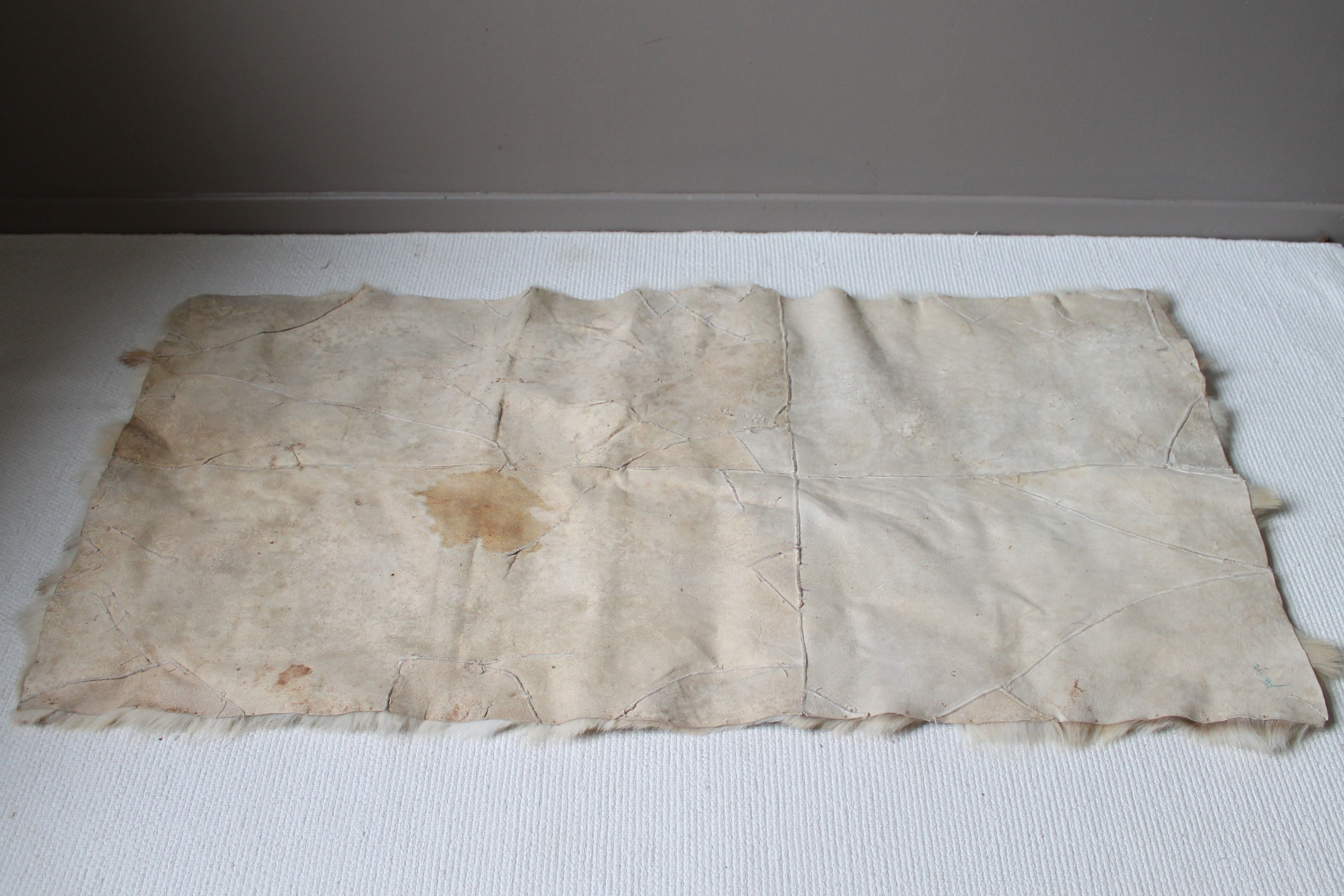 Vintage goat skin 140x70cm