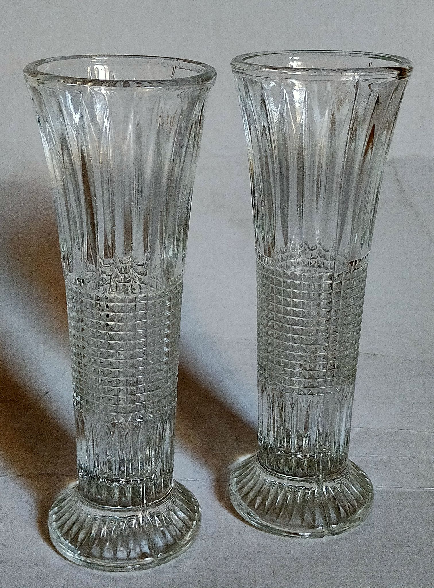 Duo of glass soliflores with vintage pimples 50s