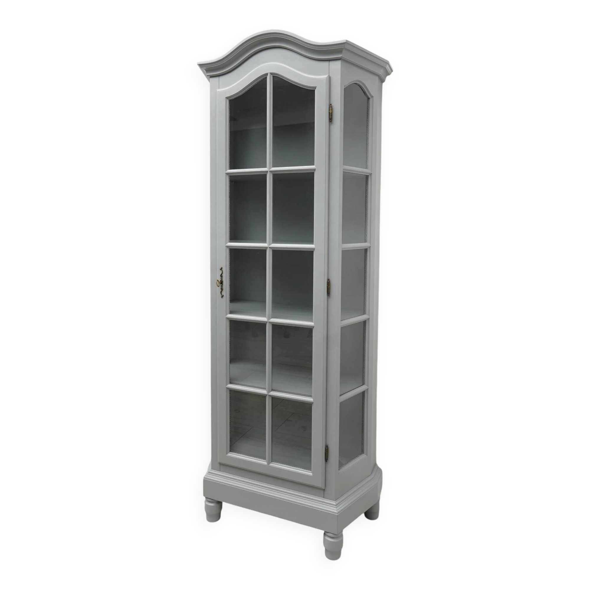 Display case made of oak wood