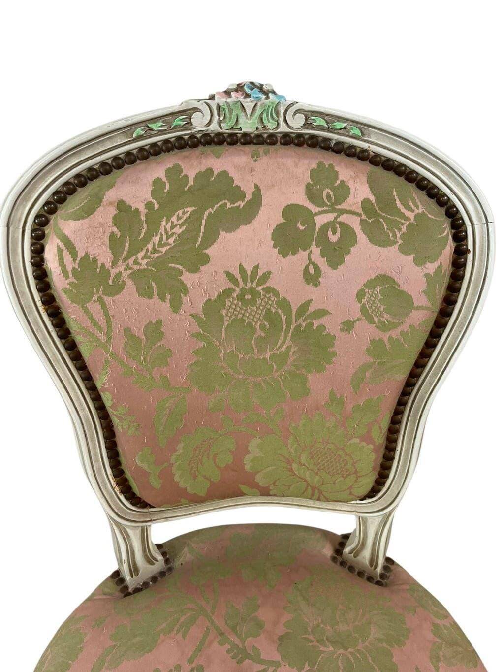 Chaise baroque vintage avec accent rose/vert