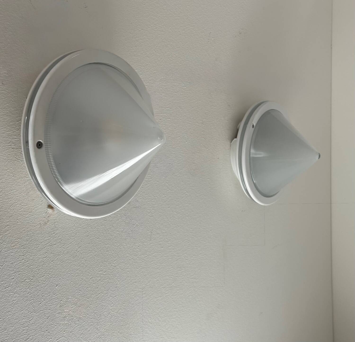 Pair of vintage sandblasted glass and metal wall lights, Prisma Italy 1980