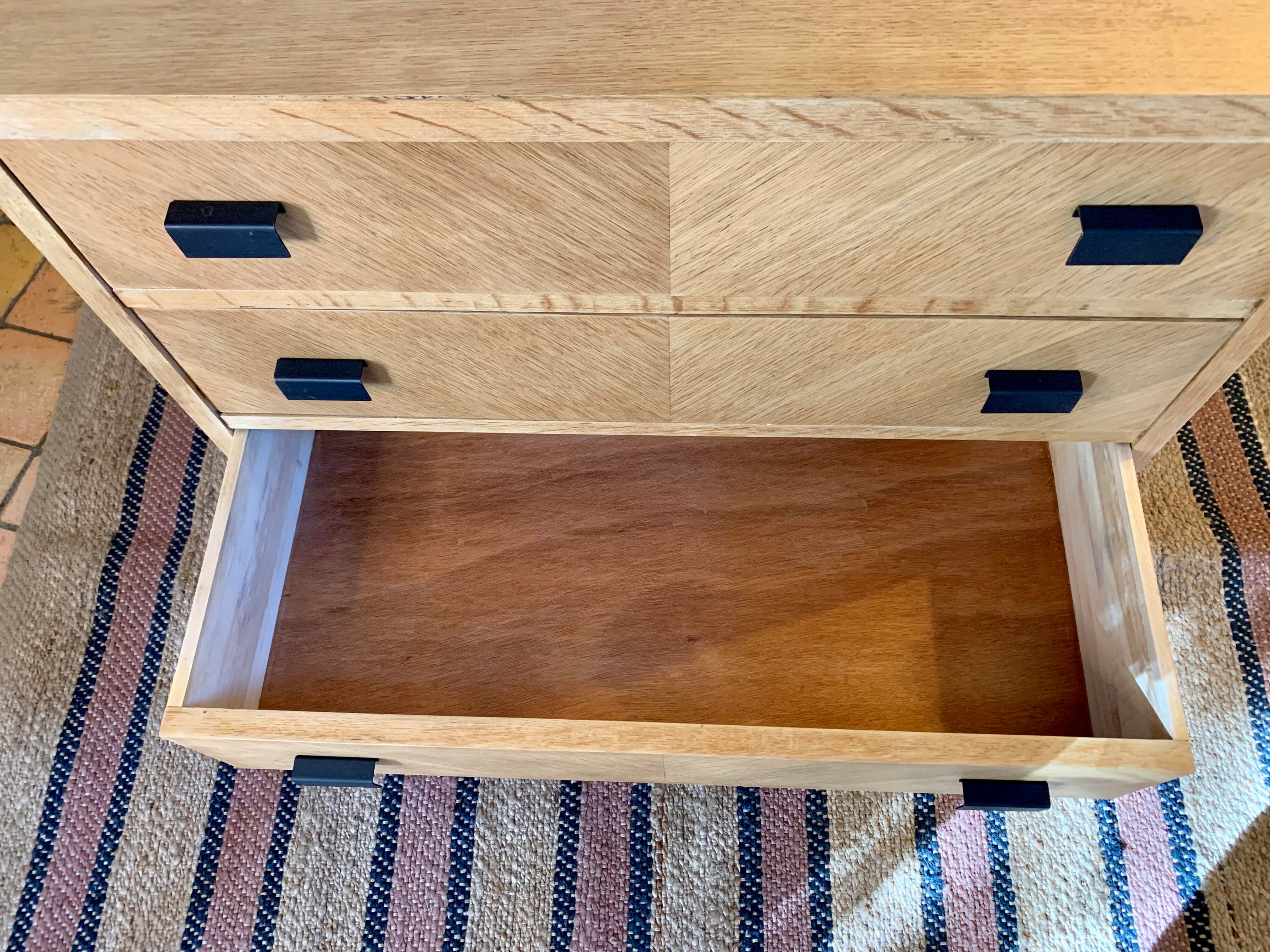 Commode vintage