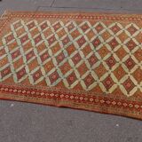 Tapis persan fait main Ghoum  197 x 140  cm