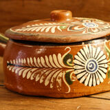 Covered terracotta pan