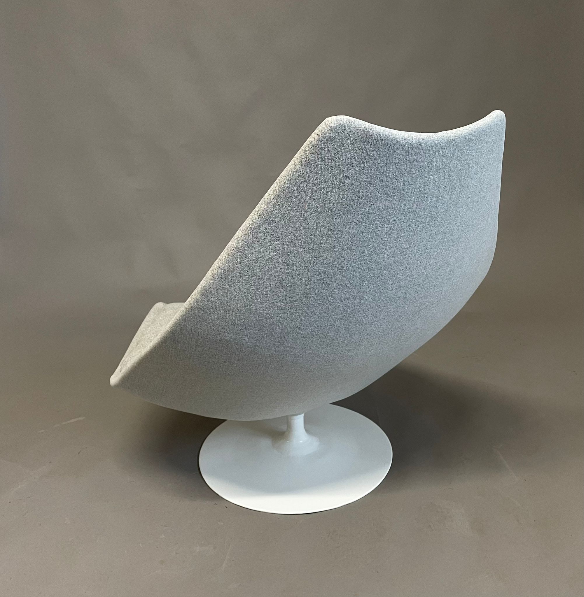 F588 Swivel lounge chair Harcourt Geoffrey