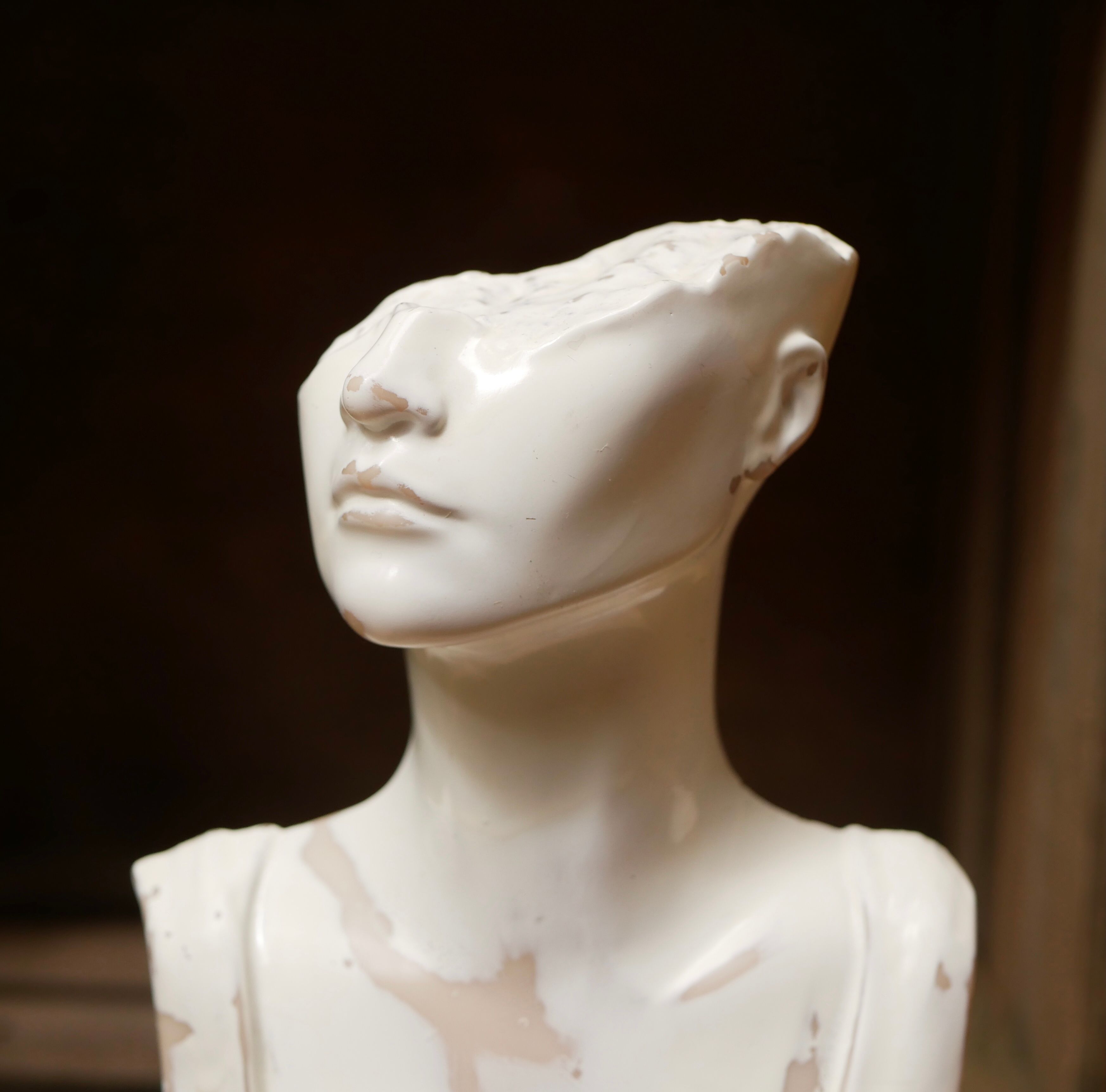 Woman bust in resin