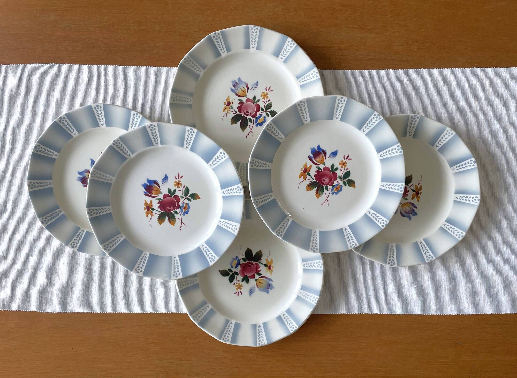 6 large flat antique plates in Sarreguemines earthenware