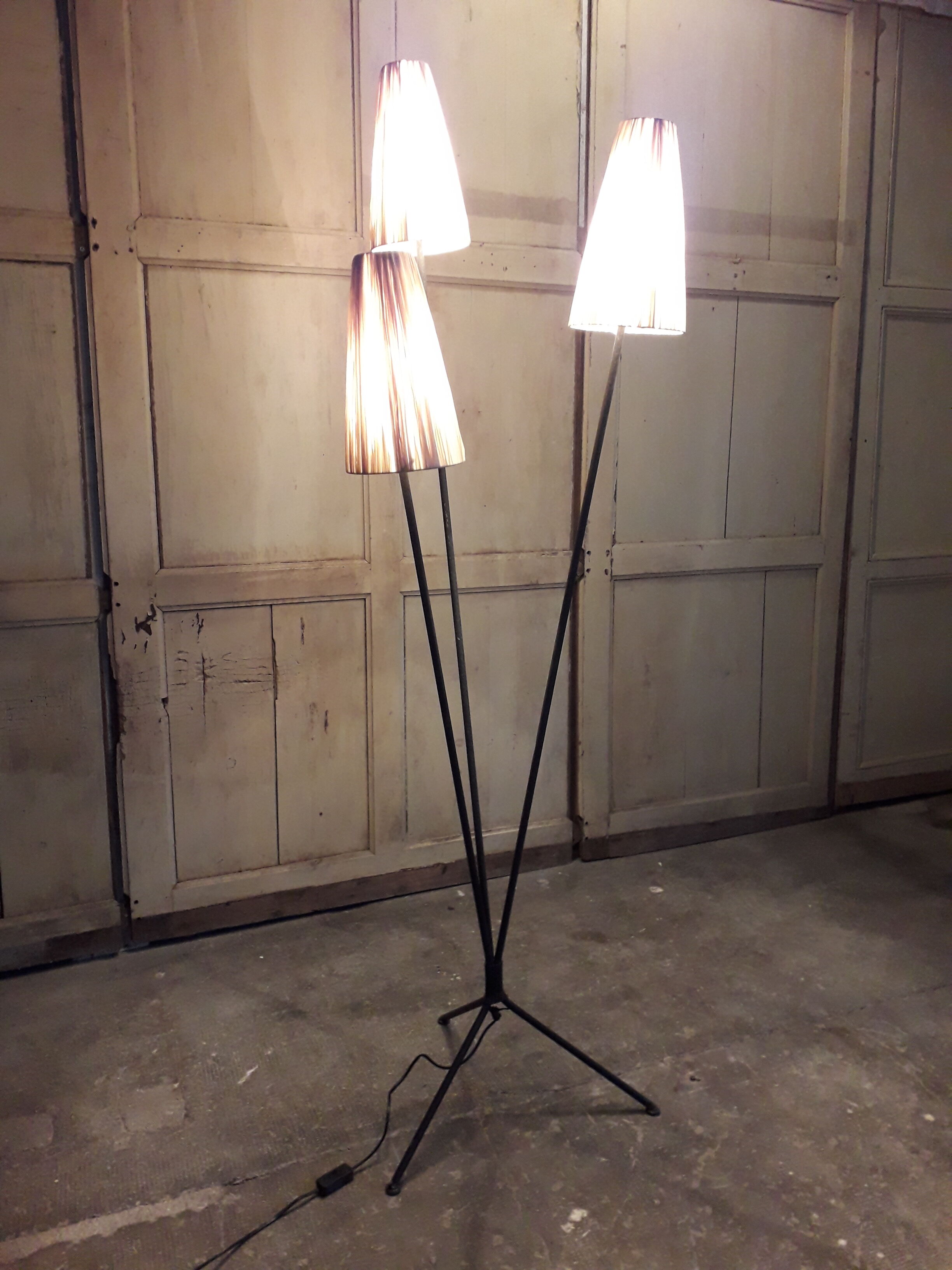 Floor lamp 3 branches 1950 in metal and raffia