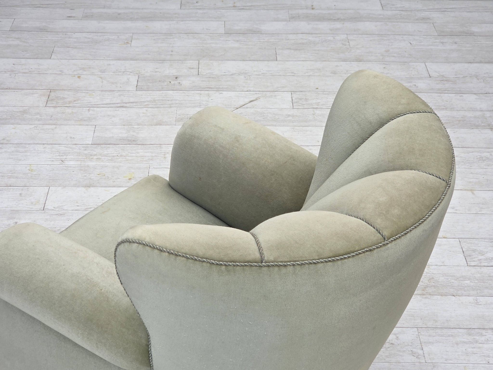 Fauteuil relax danois des années 1970, velours d'ameublement vert clair