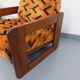 Paire de fauteuils traîneau vintage en noyer et tissu velours des années 70