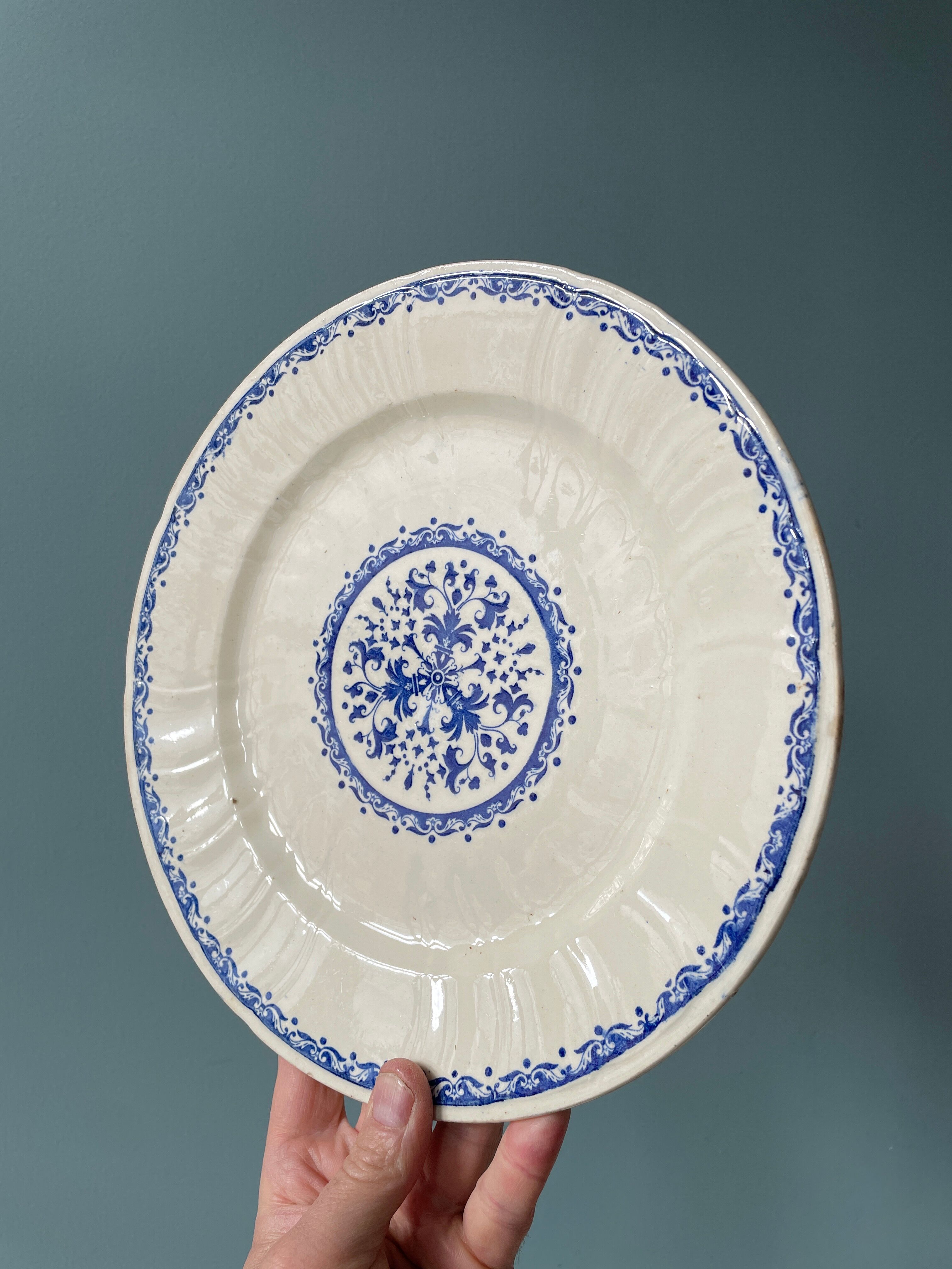 Set of 8 nineteenth century earthenware plates from Gien
