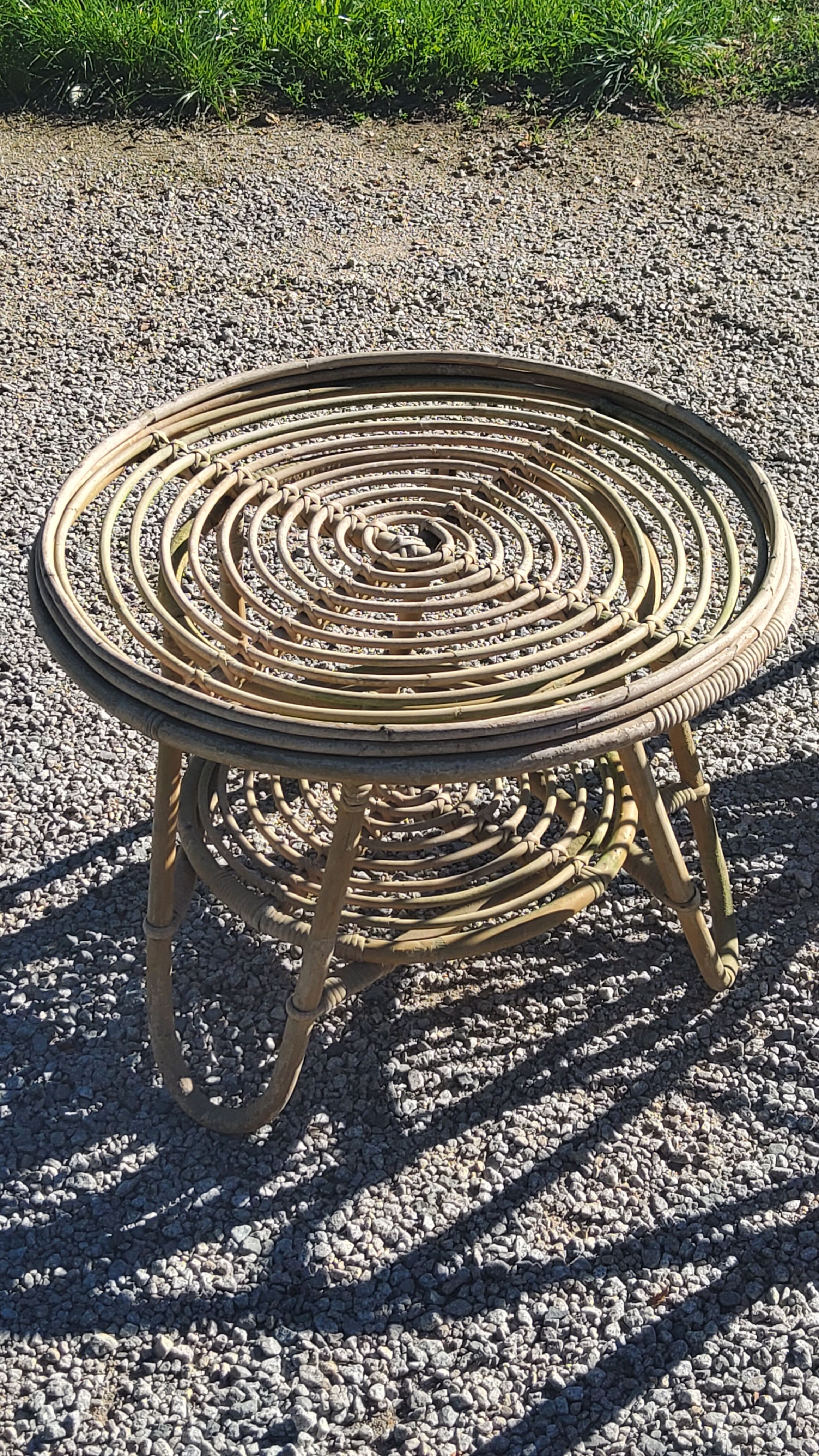 Salon en rotin 3 fauteuils et 1 table basse des années 50