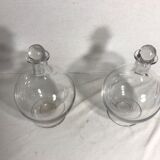 Paire ancienne carafes bombée verre avec bouchon rond vintage
