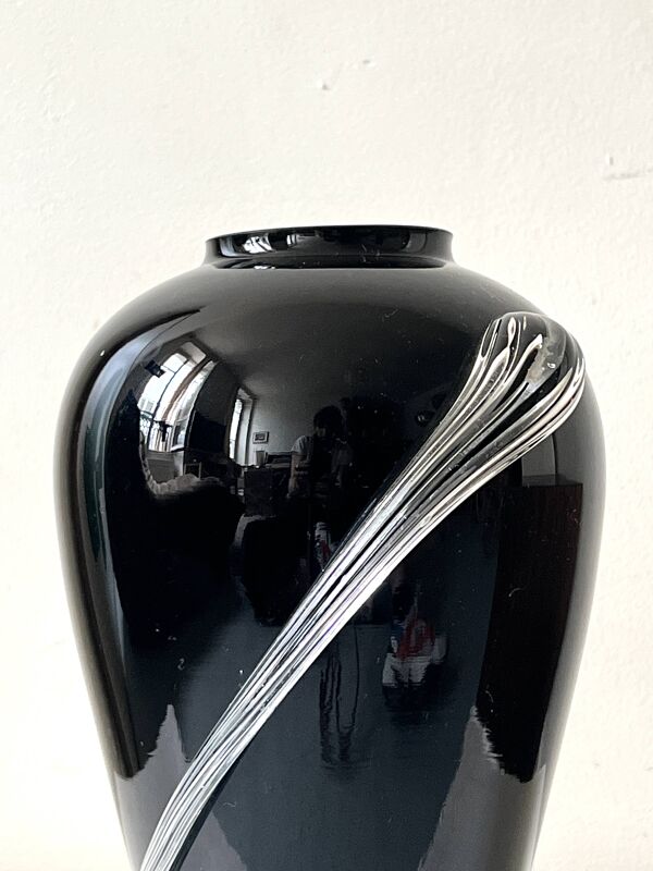 Grand vase soufflé à la bouche en verre (améthyste noire)
