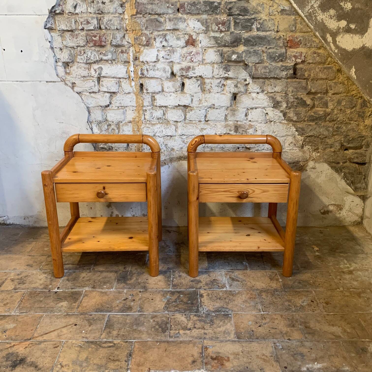 Pair of solid pine nightstands, Circa 1980s