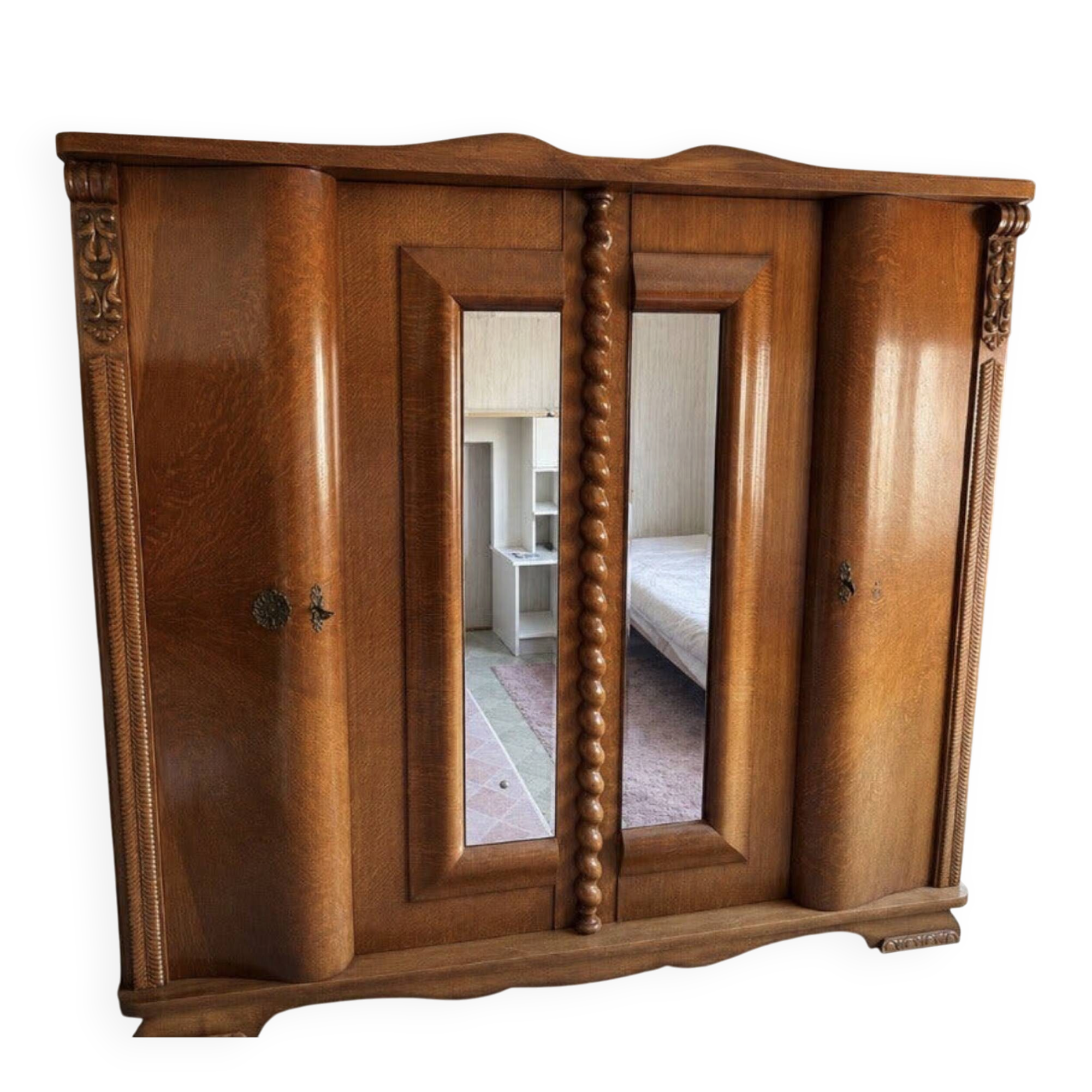 Armoire en chêne massif (1930–1950)