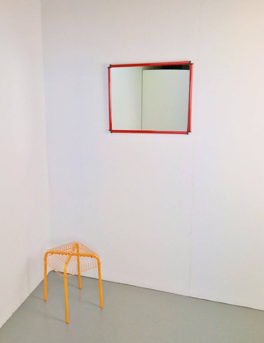 Miroir en cadre rouge postmoderne italien, années 1980