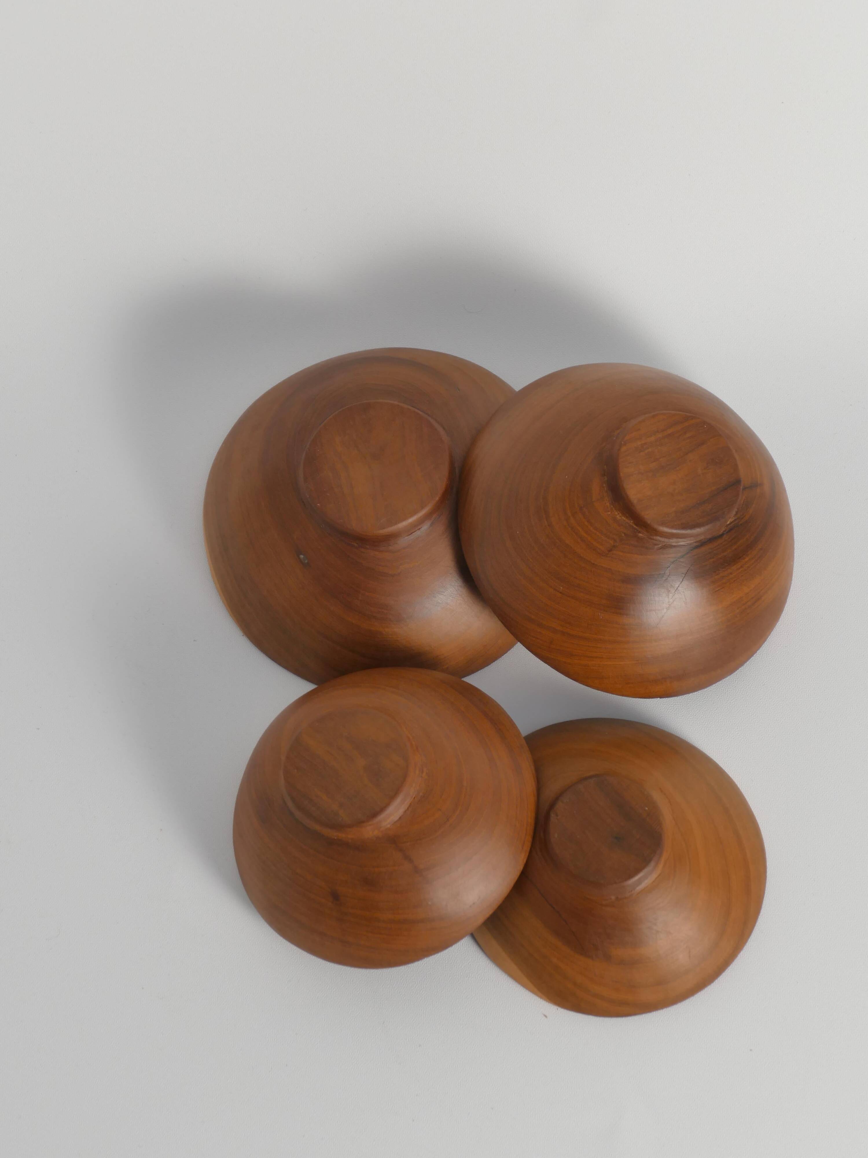 Handmade Akacia Wood Bowls, Set of 4