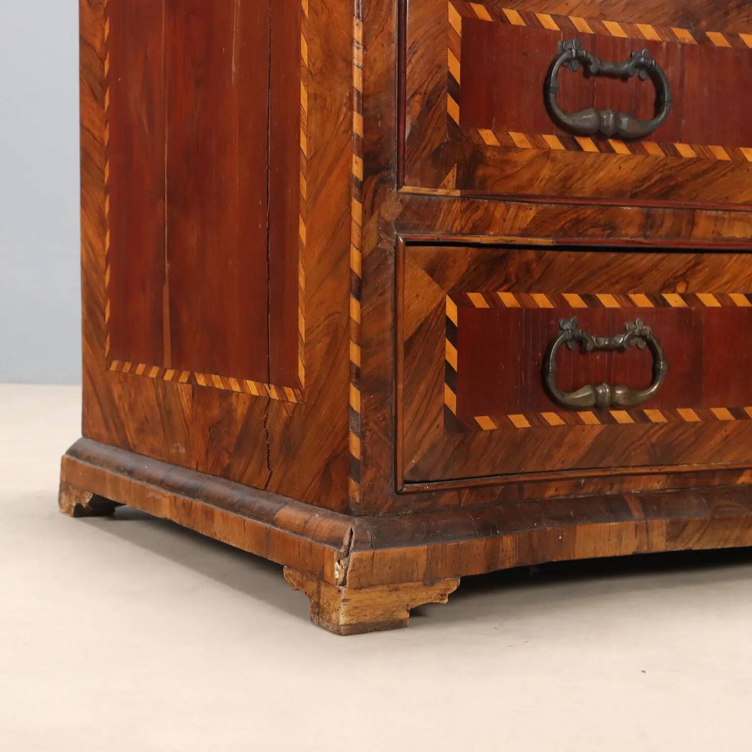 Antique drop-leaf cabinet in various types of wood, Italy, 18th century.