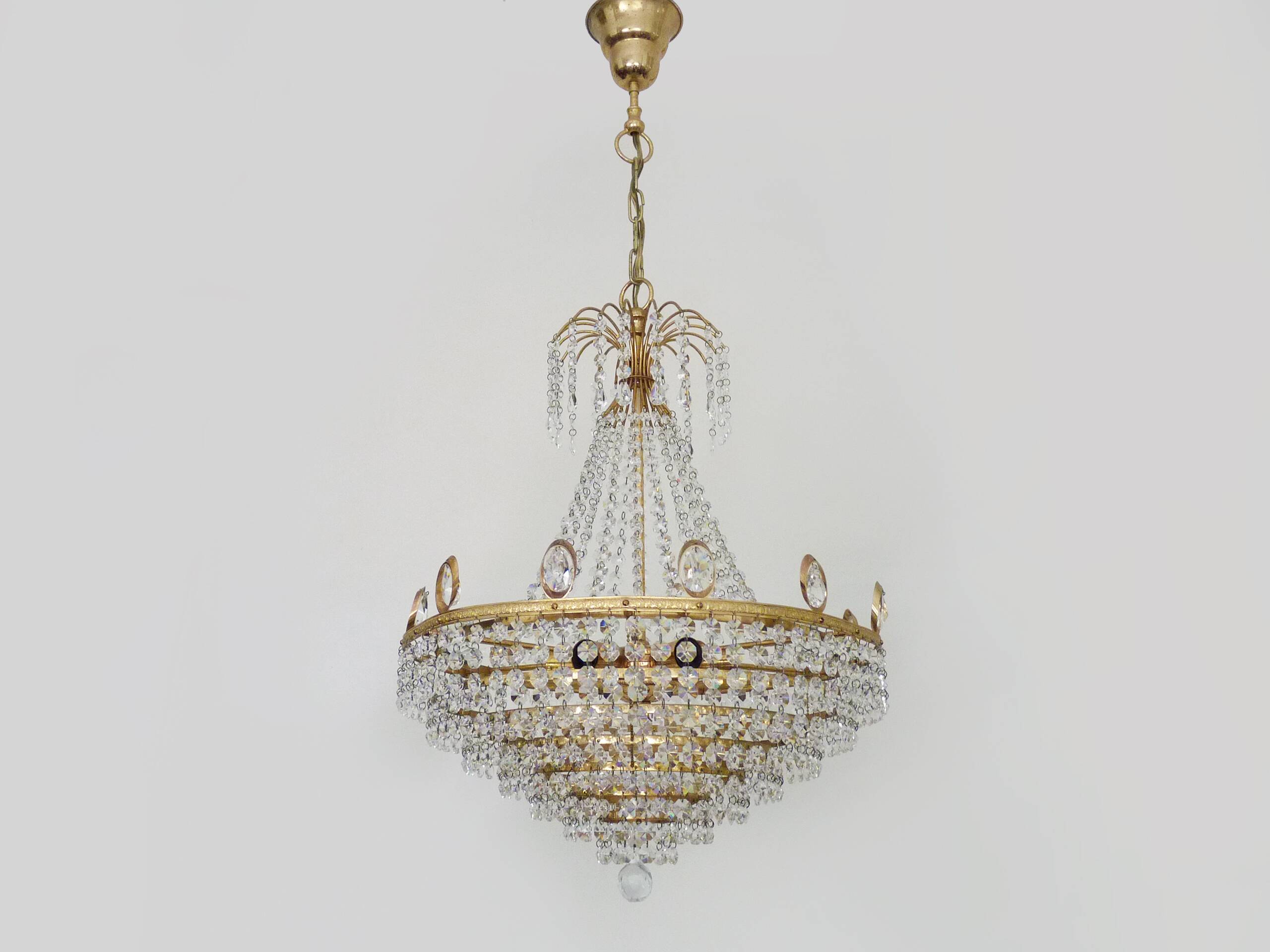 Large and antique chandelier, brass crown ceiling light, 7 tiers, 6 lights