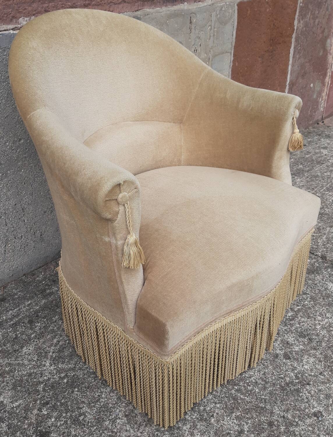 Toad chair