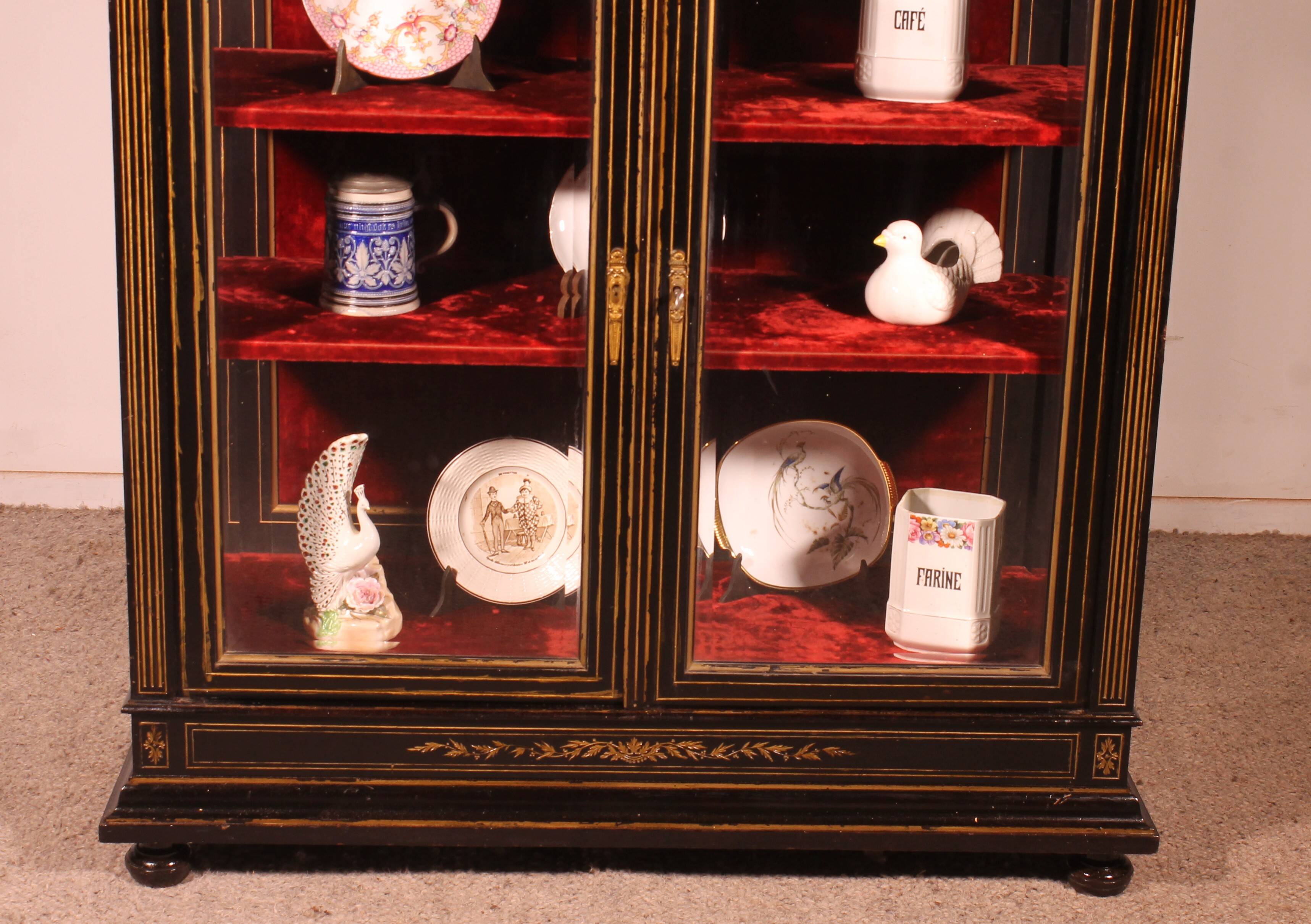 Napoleon III period collector's display cabinet