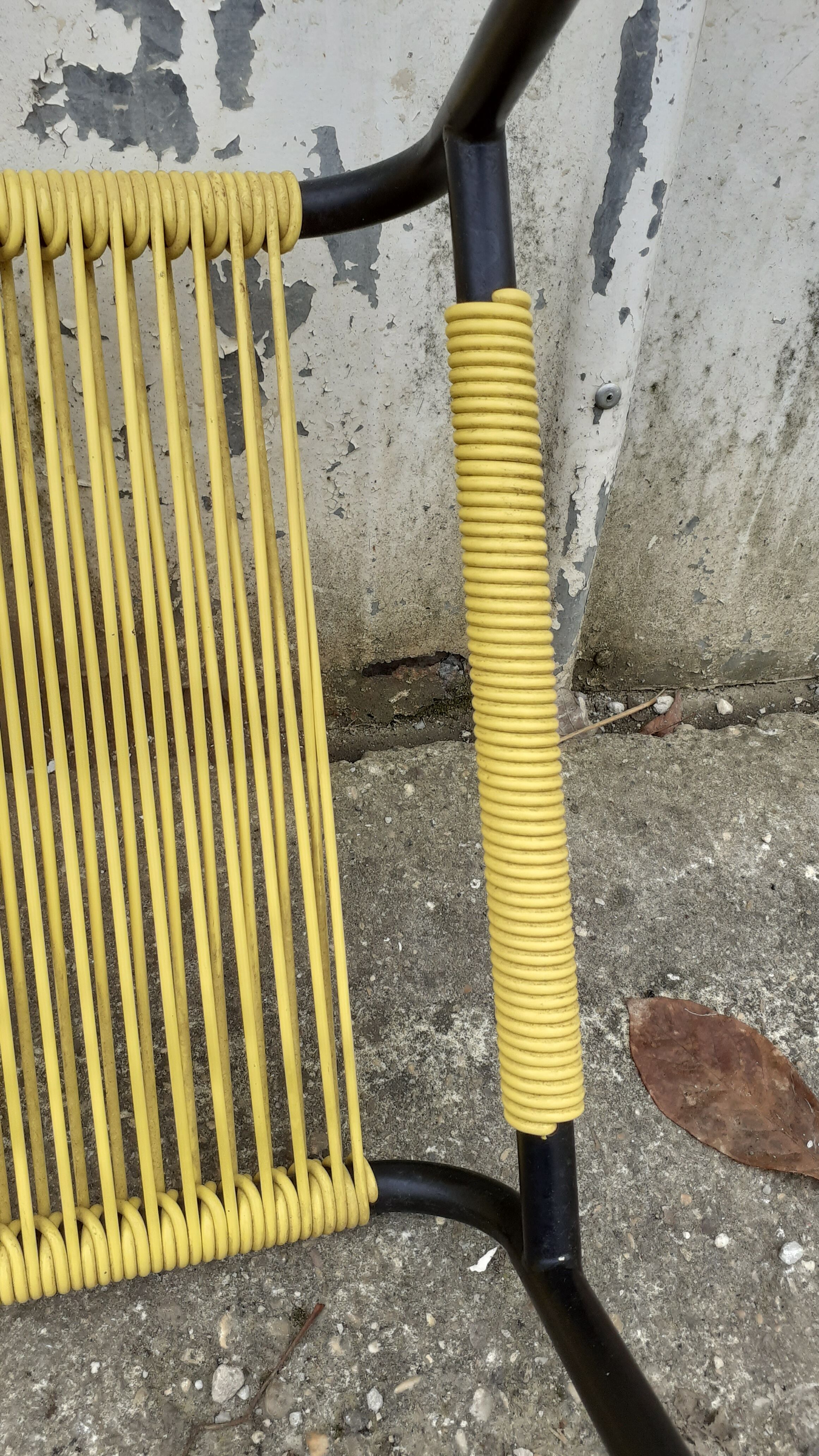 Scoubidou stool