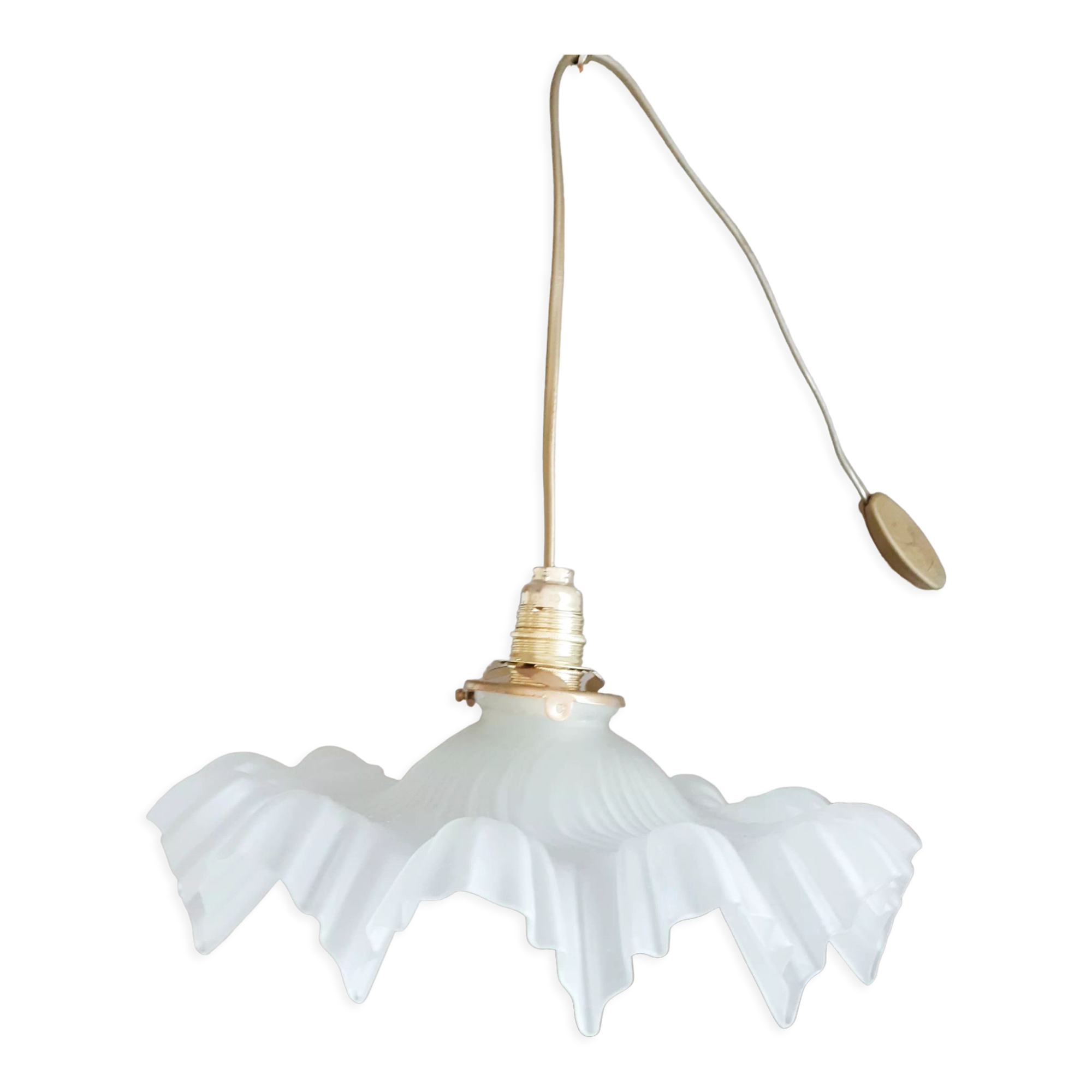 Suspension in frosted white opaline