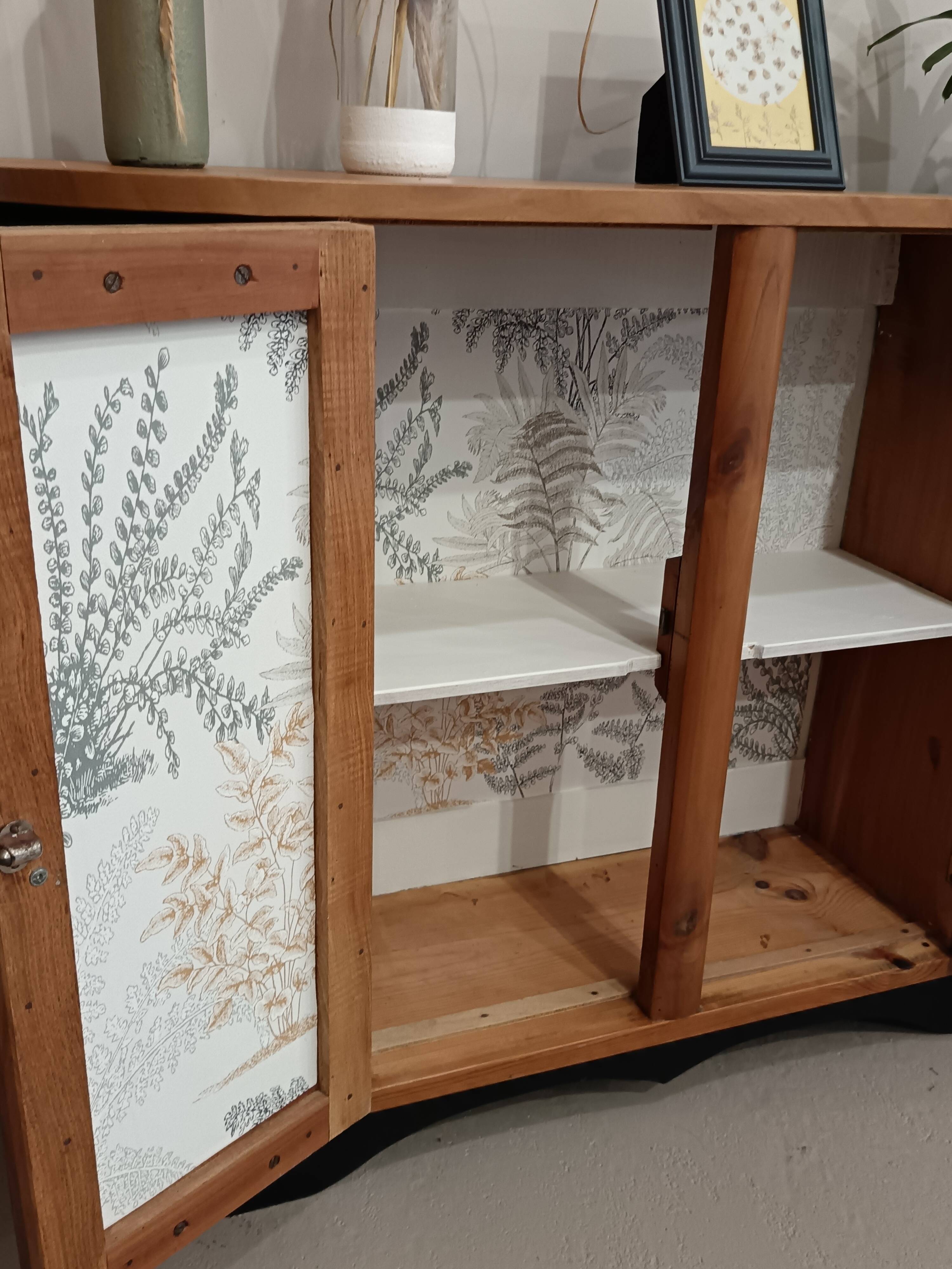 Small buffet or console in natural and black wood