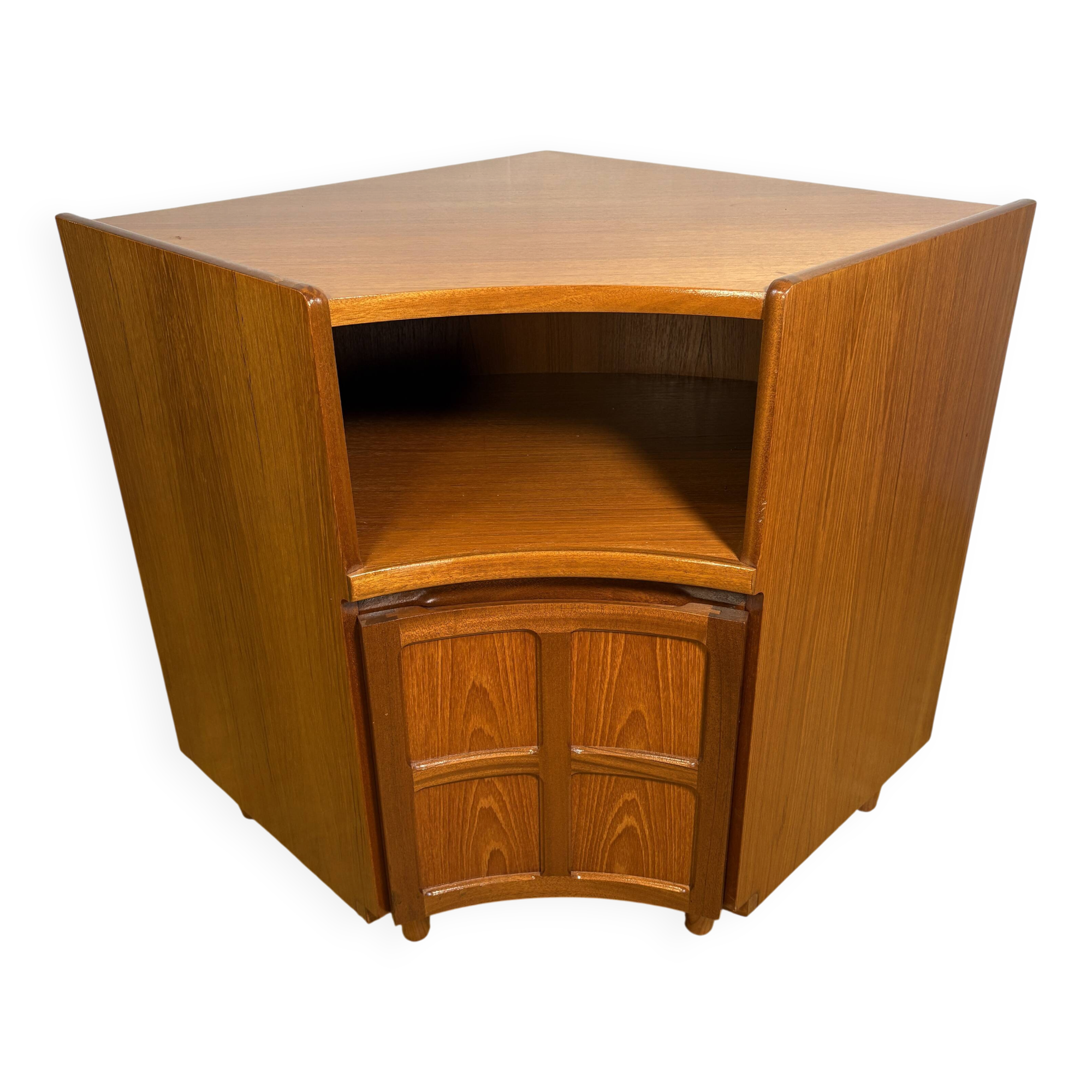 Vintage Nathan Teak Corner Cabinet (c. 1960s–1970s) – Mid-Century Modern  A