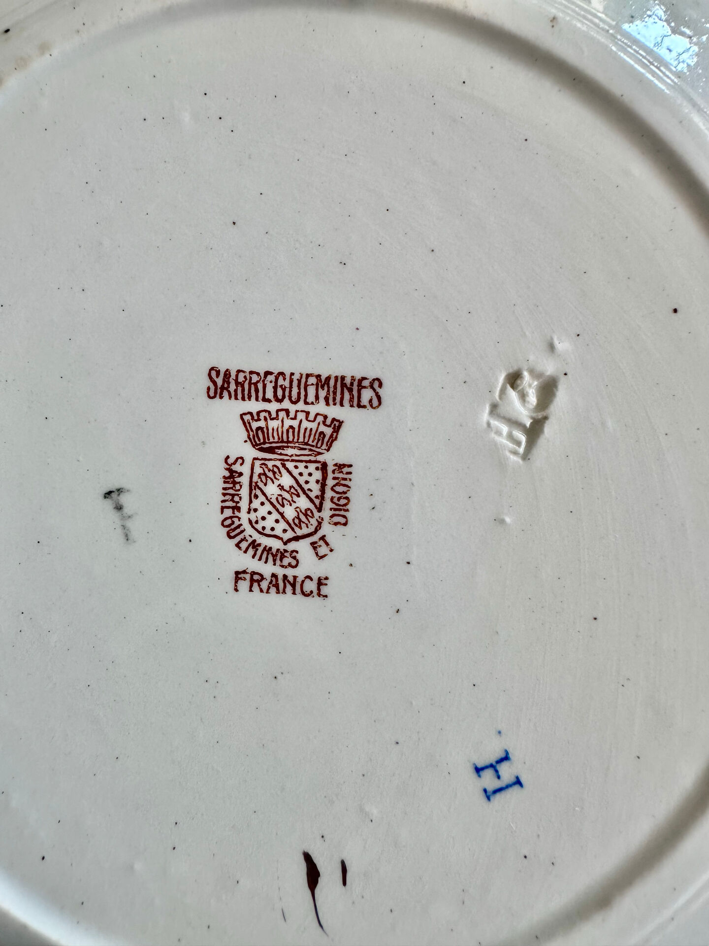 11 assiettes à dessert Sarreguemines fin XIXs.