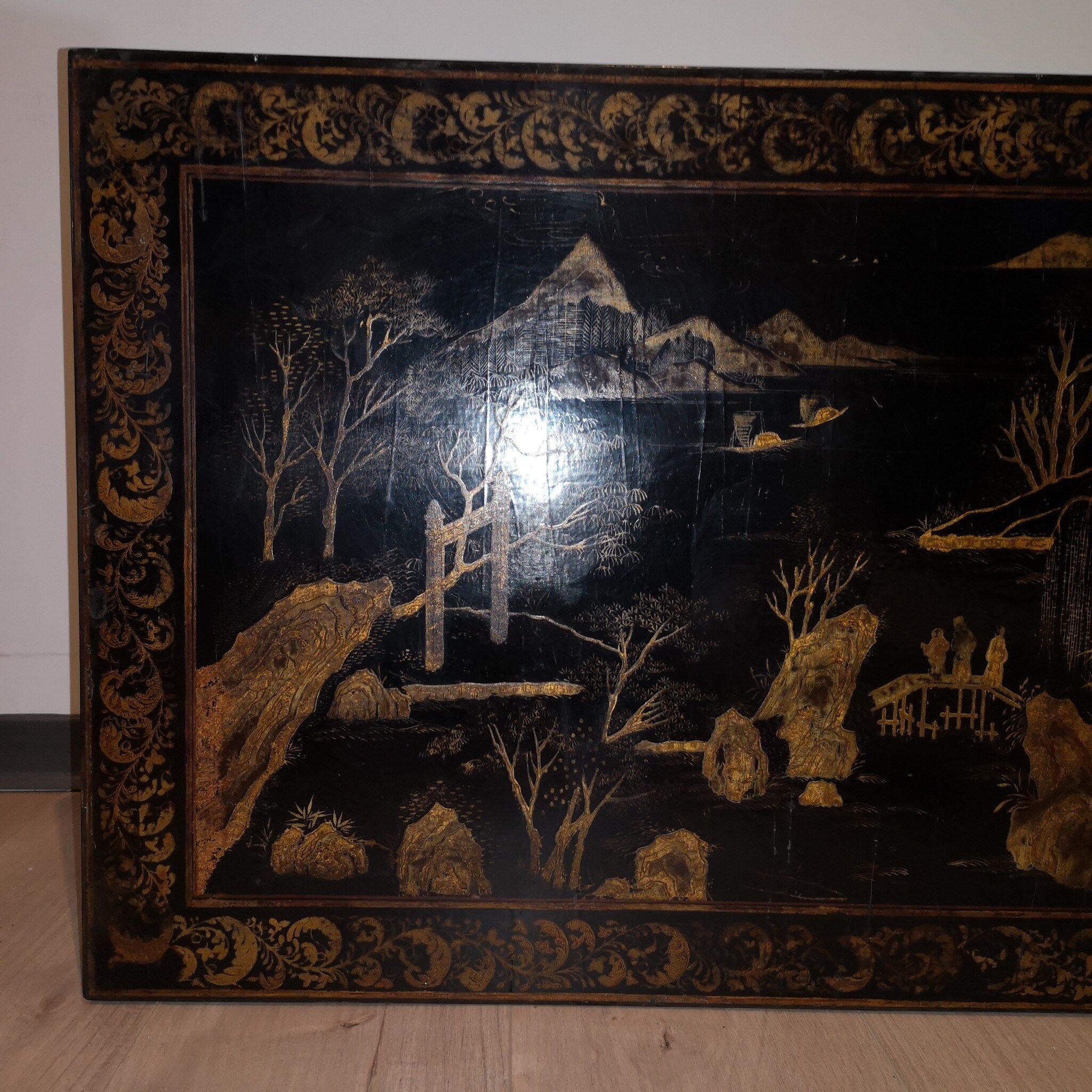 Japanese coffee table black and gold lacquer 1900