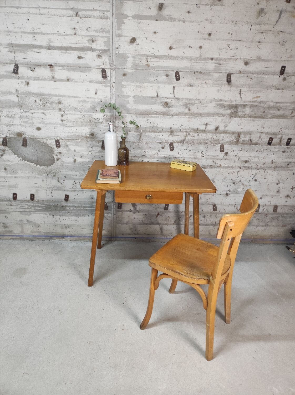 Bureau pieds compas