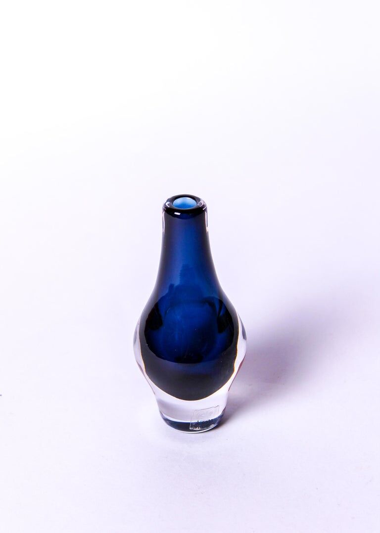 Miniature glass vase by Mona Morales-Schildt for Kosta 1950s