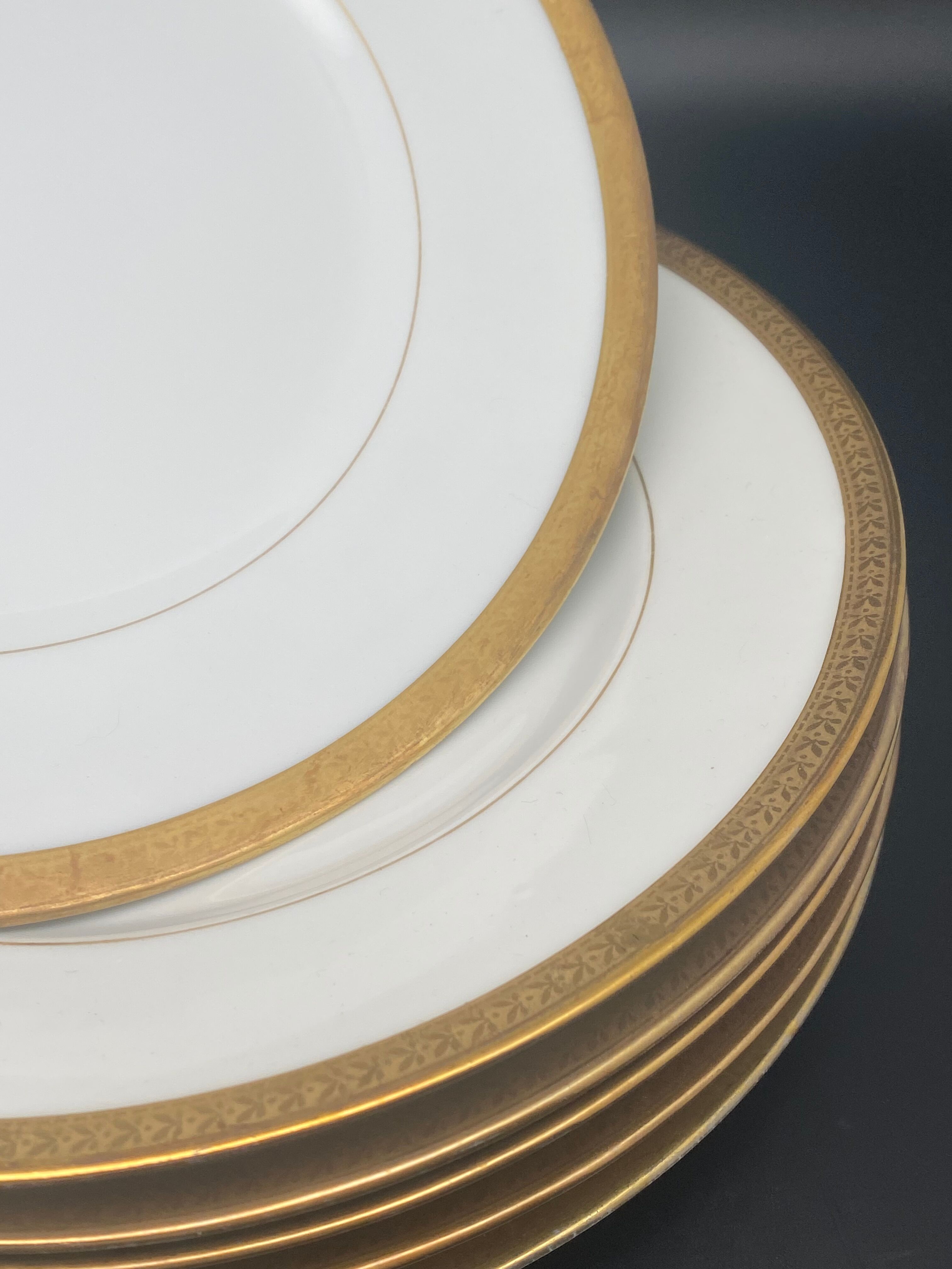 Limoges porcelain flat plates and gilding