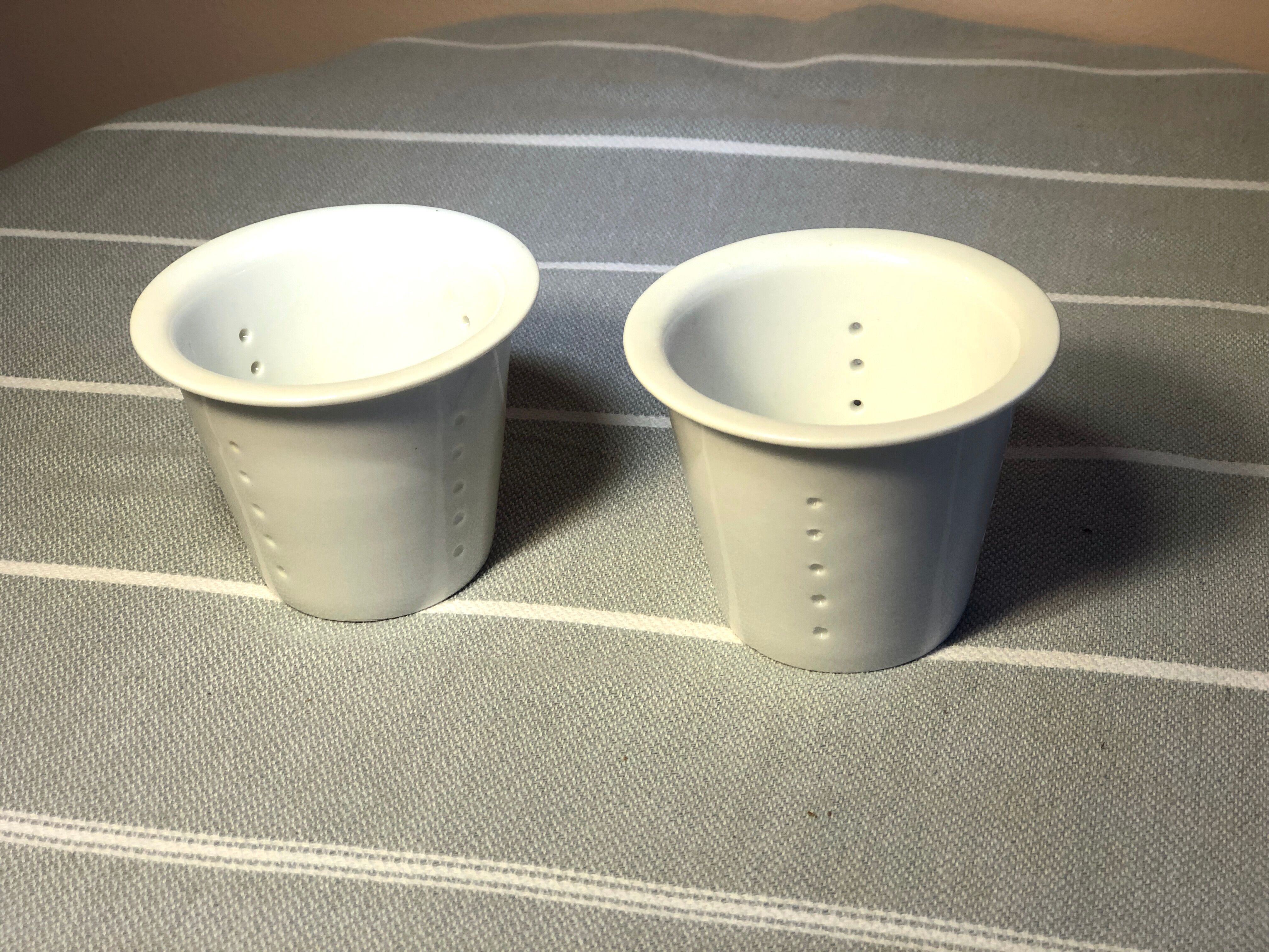 Ceramic filters for herbal tea makers