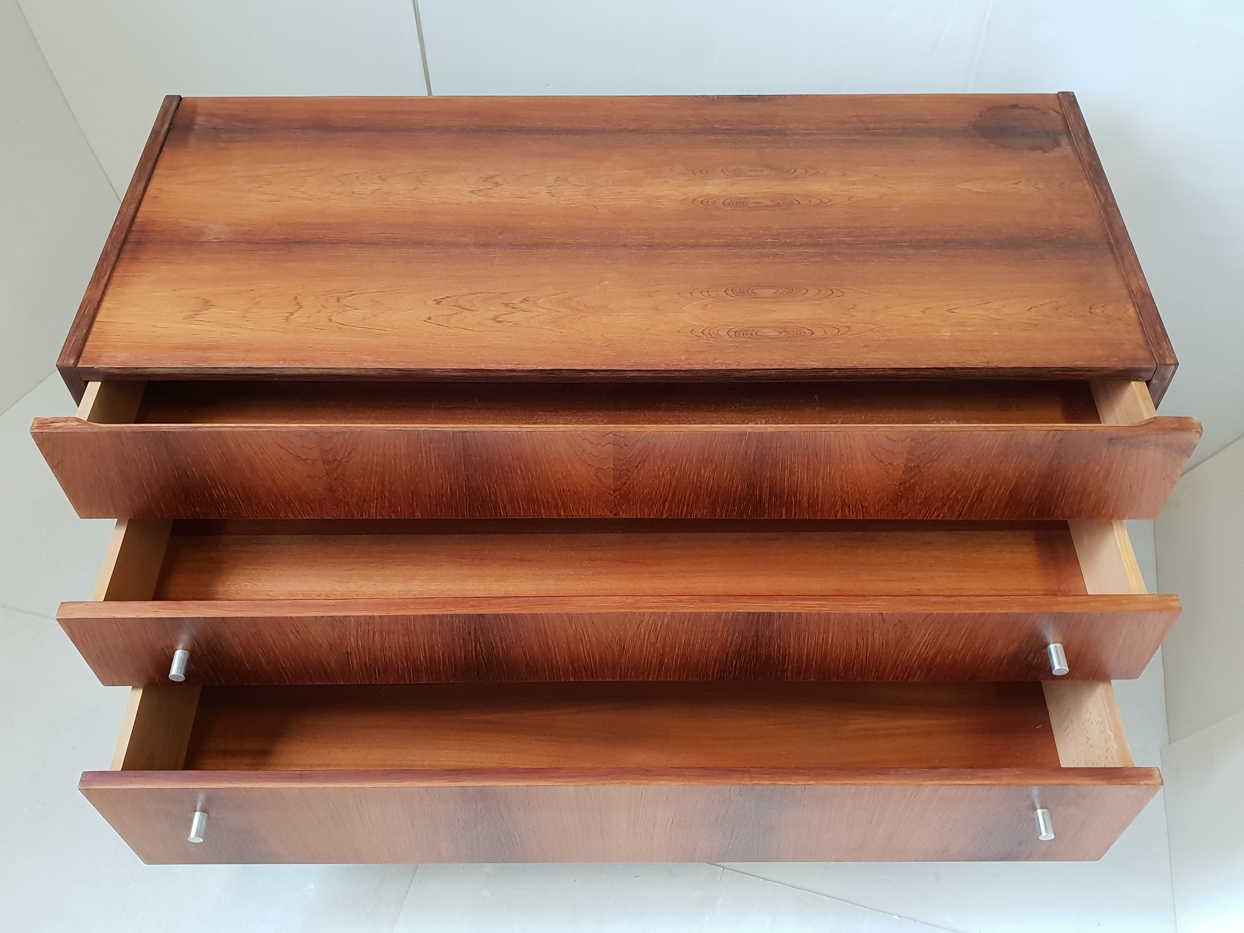 1960 chest of drawers